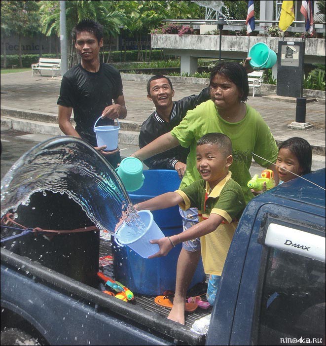 Сонгкран в Таиланде