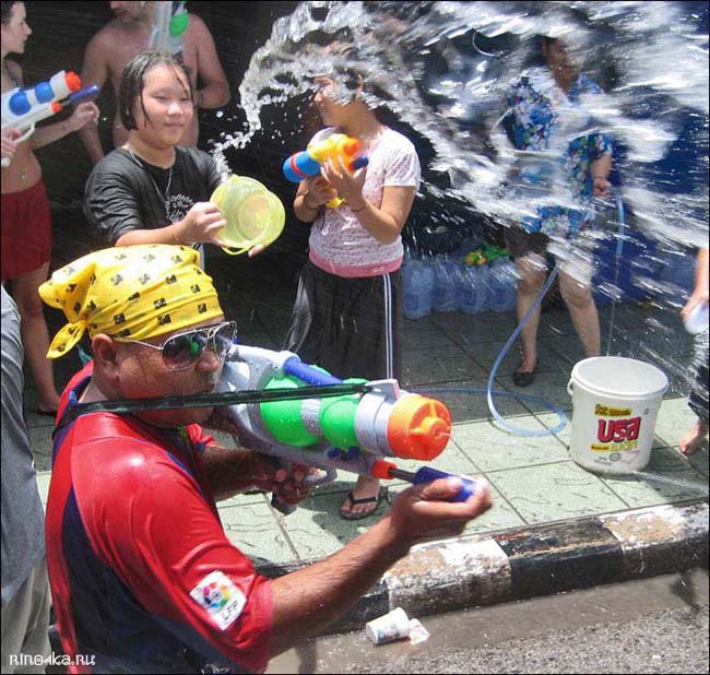 Сонгкран в Таиланде