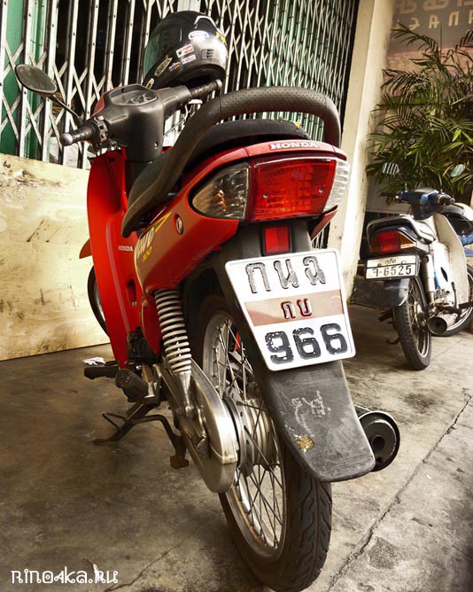 номерные таблички в Таиланде