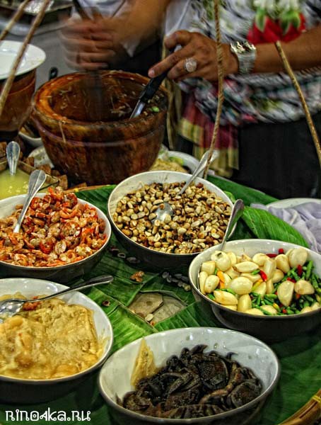 Тайский салат из папайи сом там